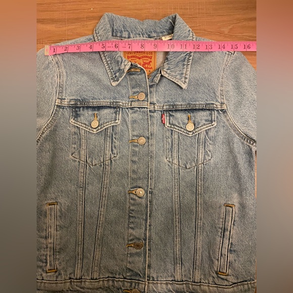 Levi’s Denim Jacket - Picture 6 of 7